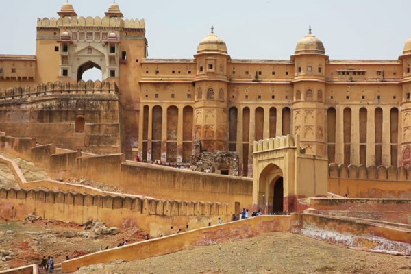 Full Day Tour of Jaipur with Lunch and Elephant Ride