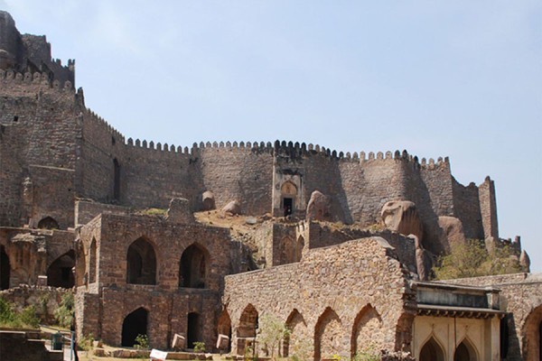 Hyderabad Full-Day Tour: Golkonda Fort to Charminar 