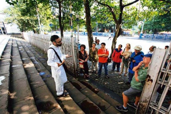 Kolkata on Foot: Sealdah Station to Bow Bazaar