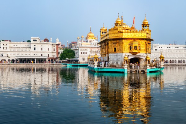 Amritsar City Night Tour: Enjoy Punjabi Dinner at Sadda Pind