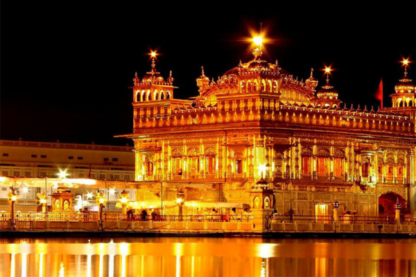 2-Day Amazing Amritsar Tour From Delhi with Flights