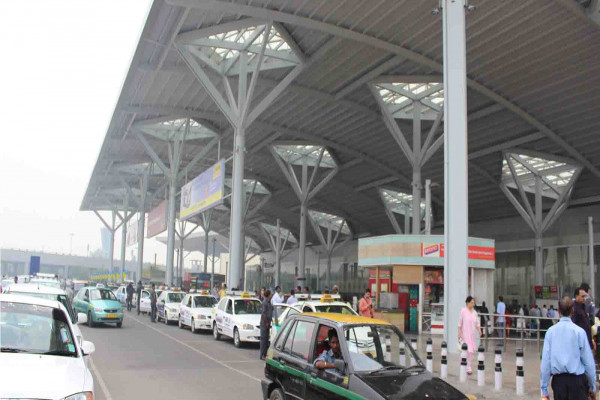 Private Transfers: From Ahmedabad Airport to Jamnagar 