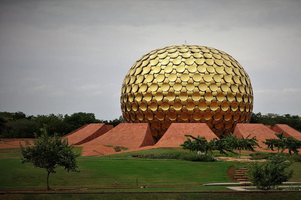 Same-Day Auroville and Pondicherry Tour with Lunch